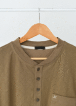 تیشرت مردانه جیب دار جلو دکمه خردلی تیره - Image 3