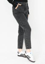 شلوار جین مام فیت ذغالی - Image 2