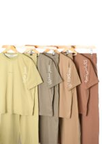 ست تیشرت و شلوار راحتی رنگی - Image 2